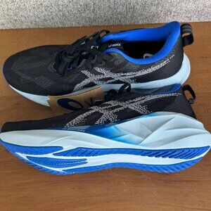 ASICS Novablast - BRAND NEW - Men's 9 US